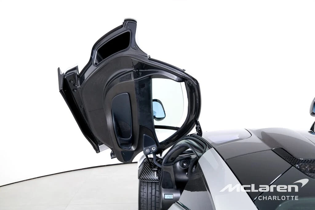 2015 McLaren P1 - Image 11 of 31