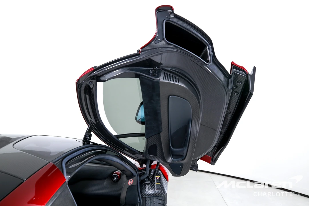 2015 McLaren P1 - Image 21 of 31