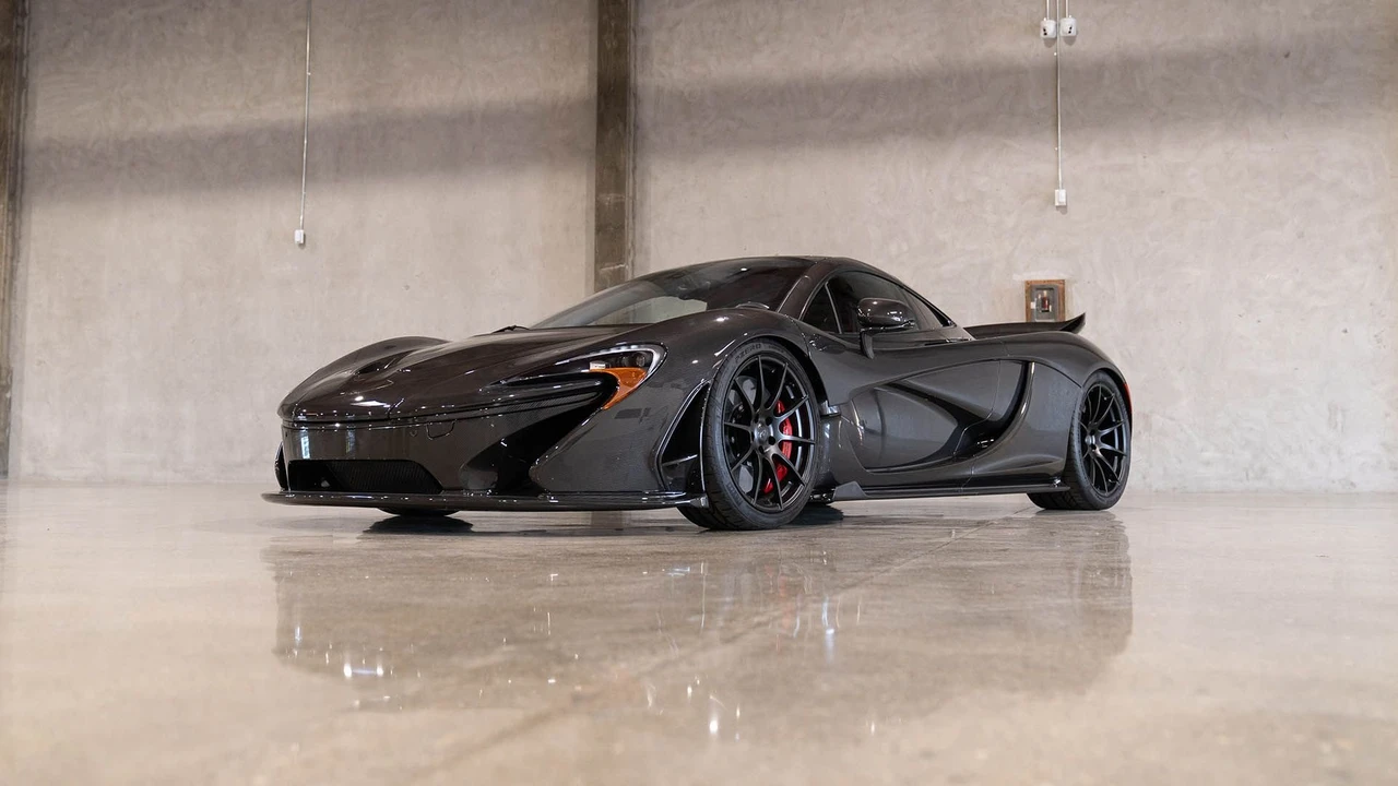 2015 McLaren P1 - Image 3 of 31