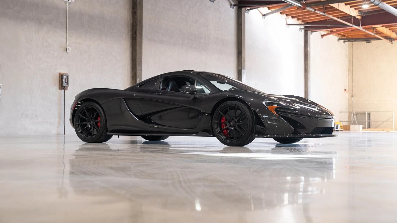 2015 McLaren P1 - Image 15 of 31