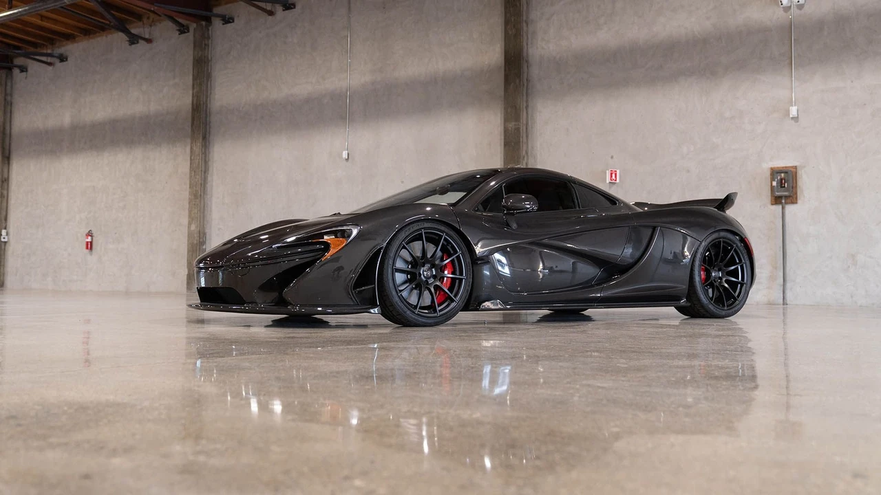 2015 McLaren P1 - Image 7 of 31