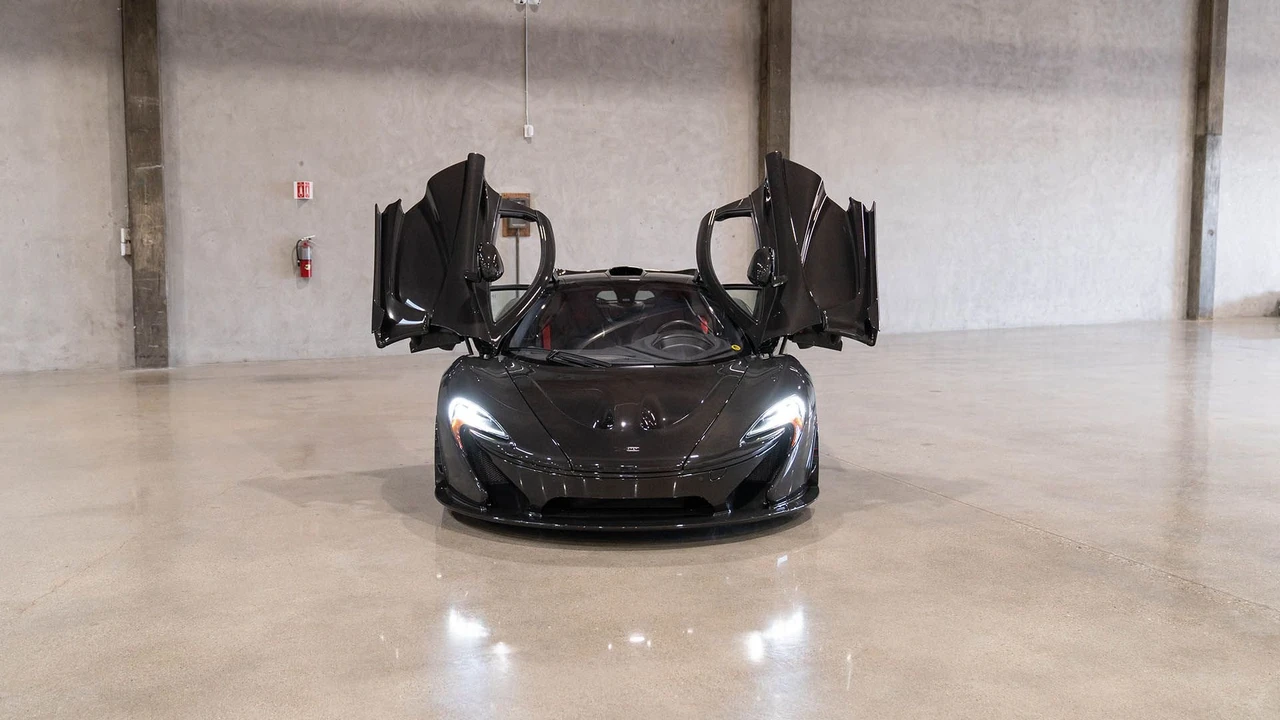 2015 McLaren P1 - Image 12 of 31