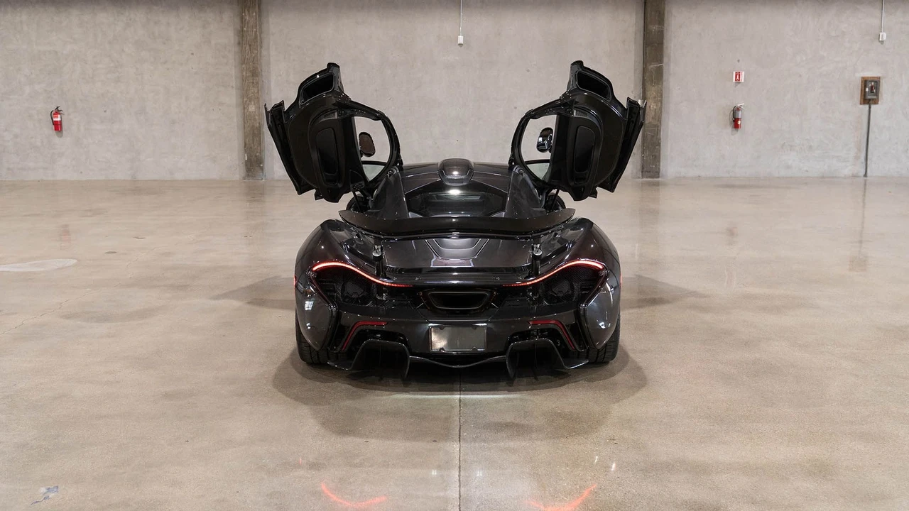 2015 McLaren P1 - Image 22 of 31
