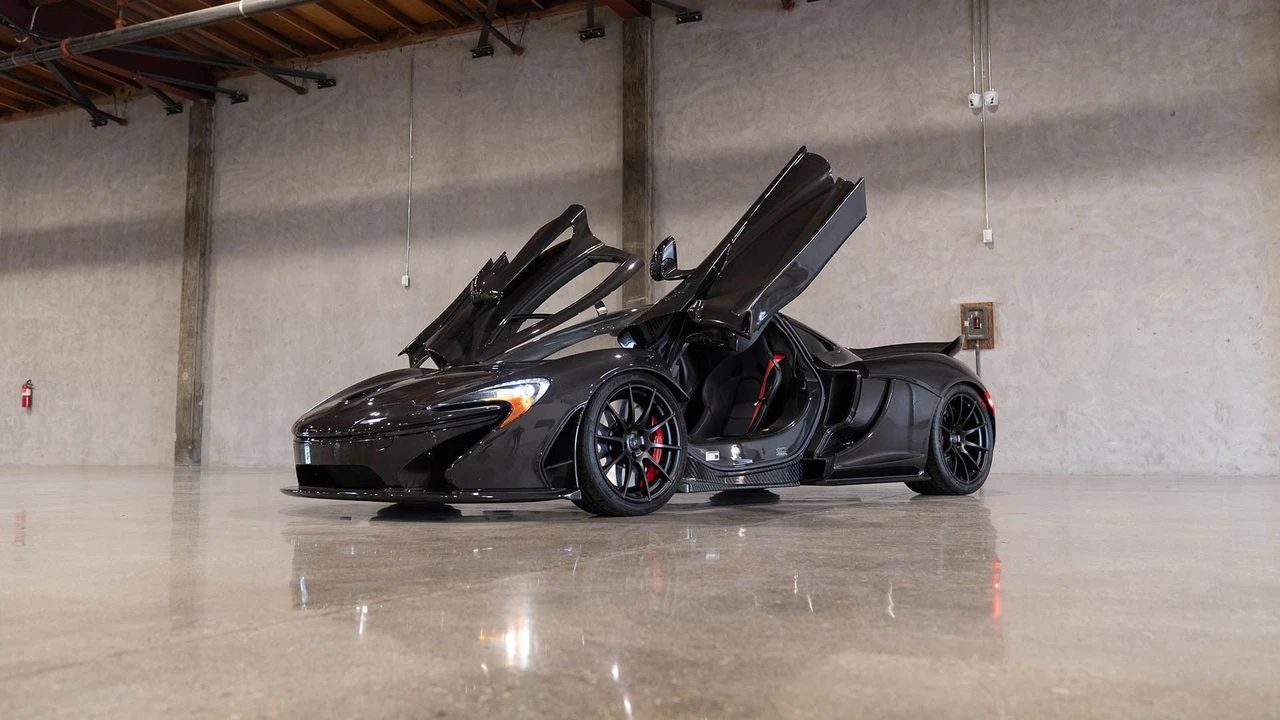 2015 McLaren P1 - Image 4 of 31