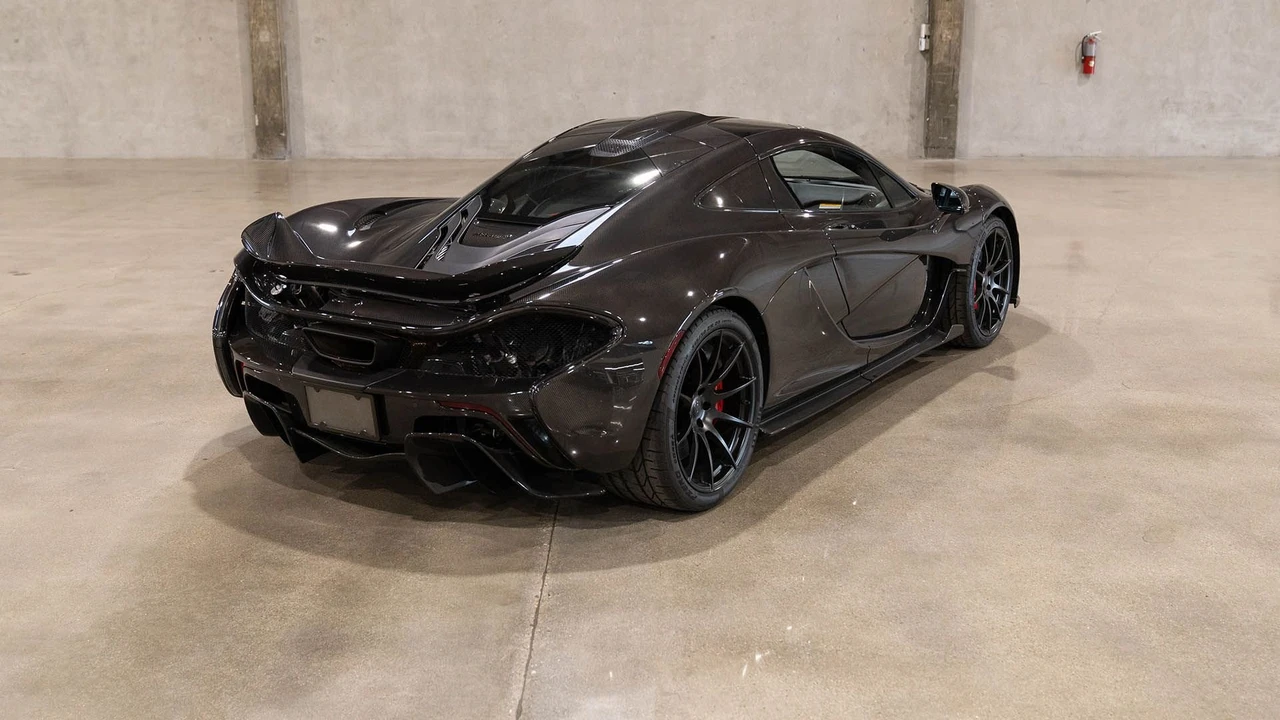 2015 McLaren P1 - Image 26 of 31