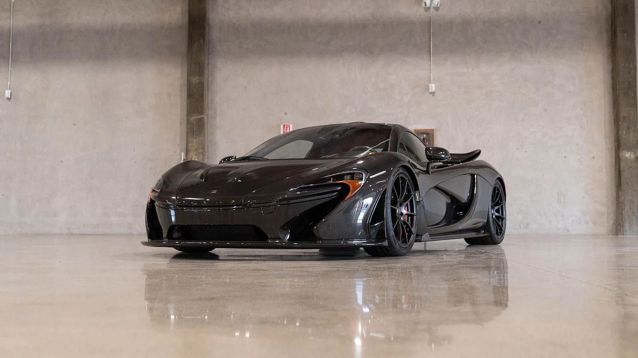 2015 McLaren P1 - Image 10 of 31