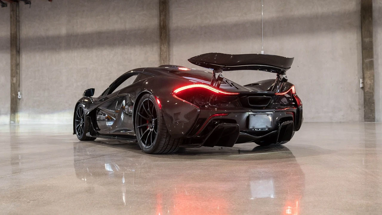 2015 McLaren P1 - Image 24 of 31