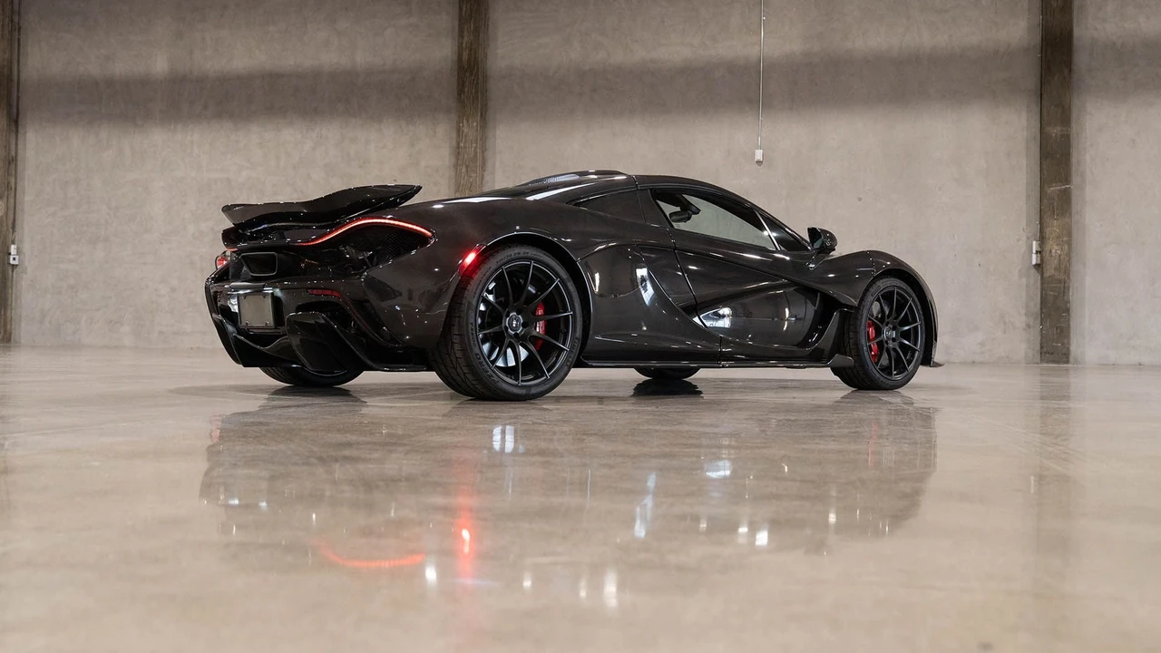 2015 McLaren P1 - Image 28 of 31