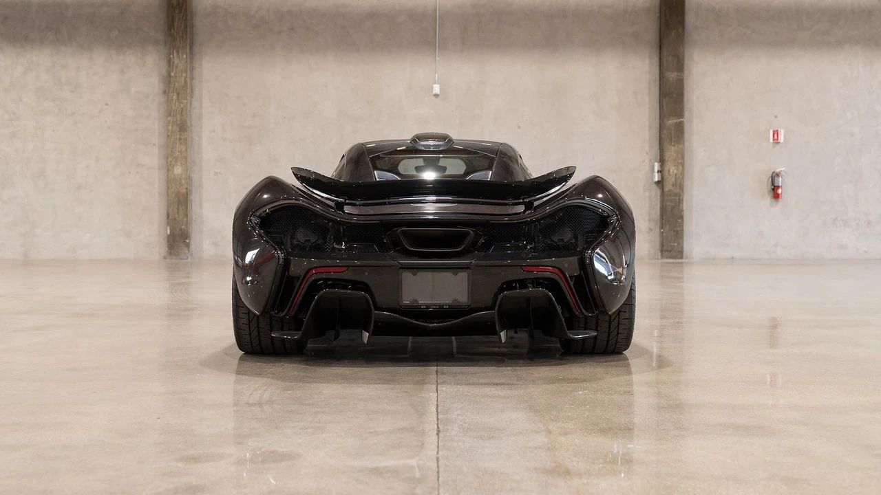 2015 McLaren P1 - Image 25 of 31