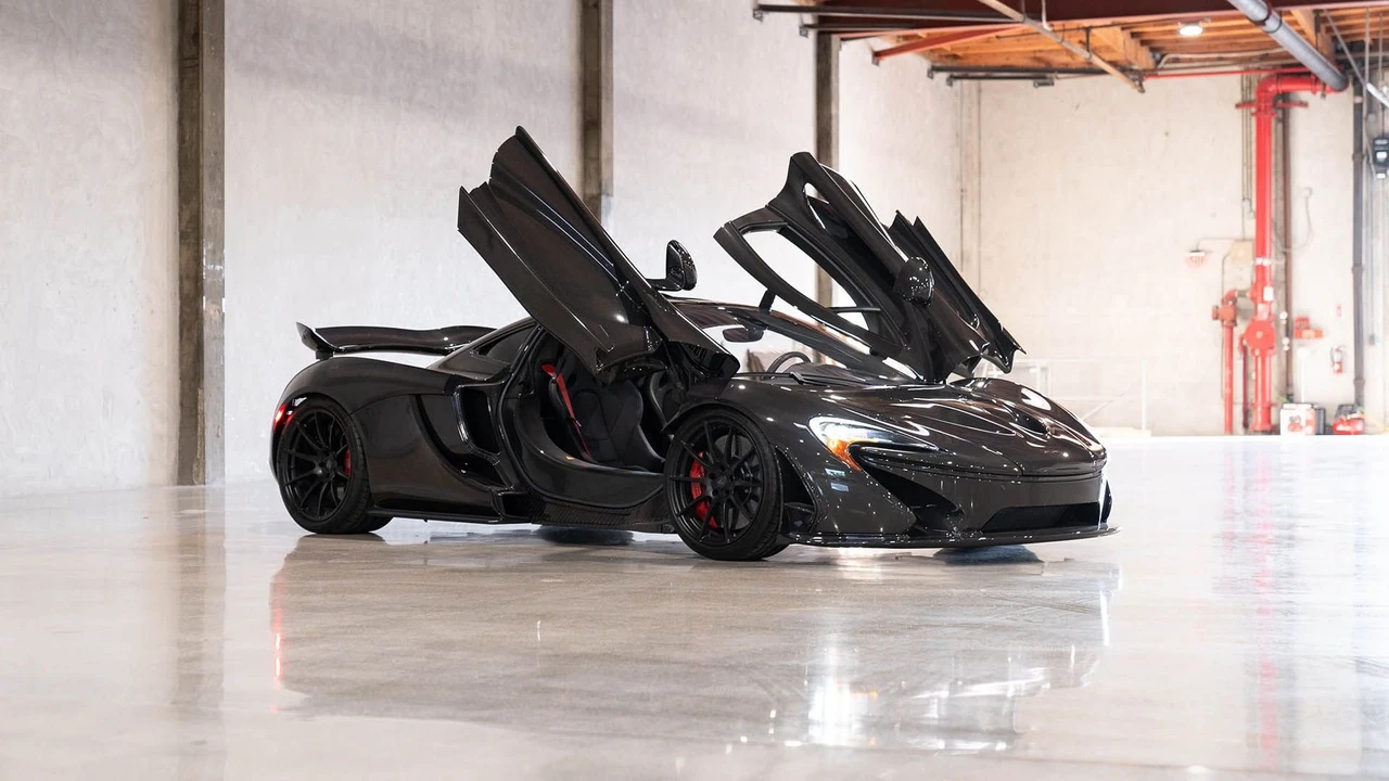 2015 McLaren P1 - Image 14 of 31