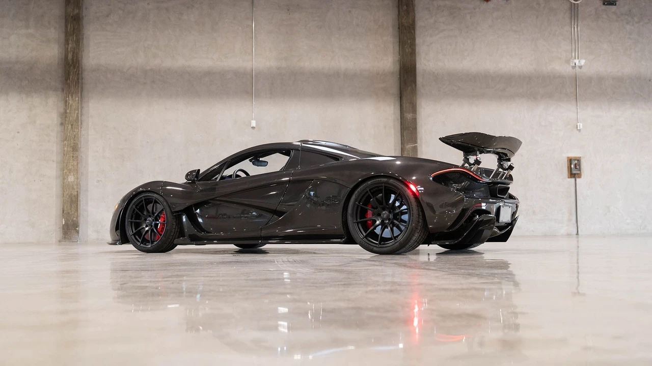 2015 McLaren P1 - Image 18 of 31