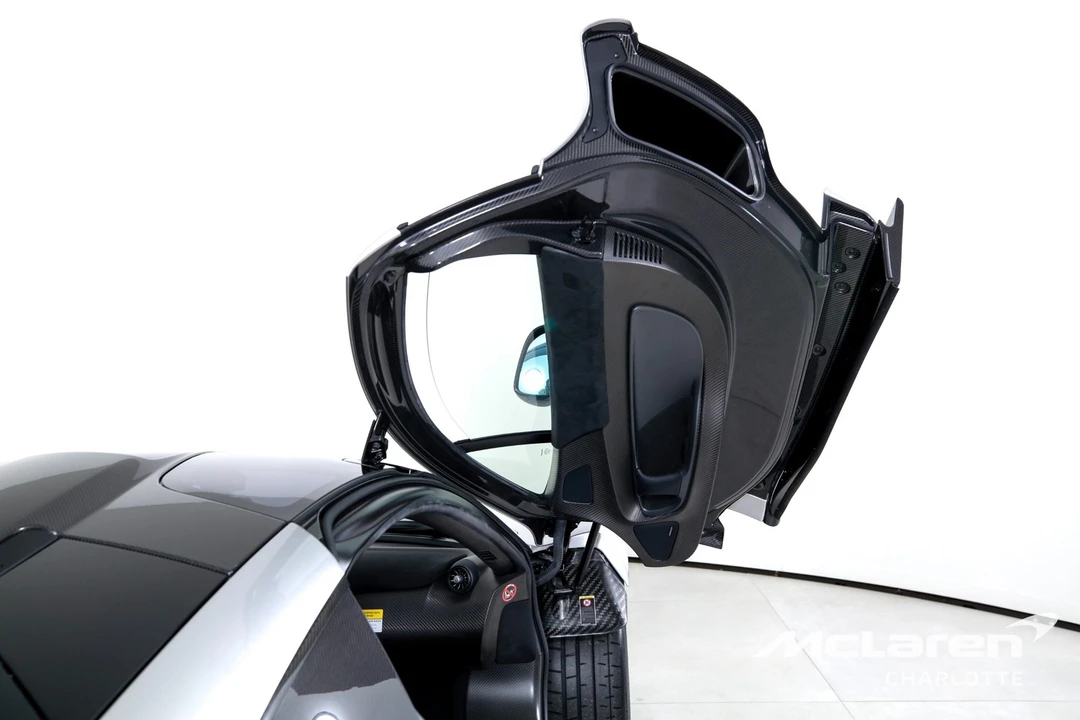 2015 McLaren P1 - Image 19 of 31