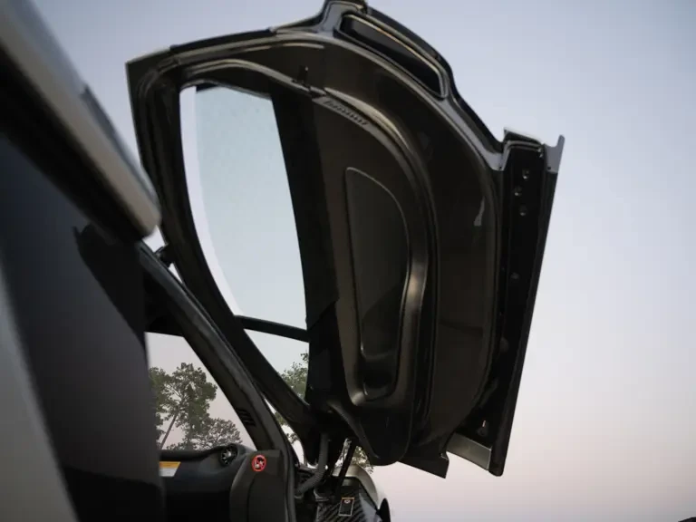 2015 McLaren P1 - Image 21 of 31
