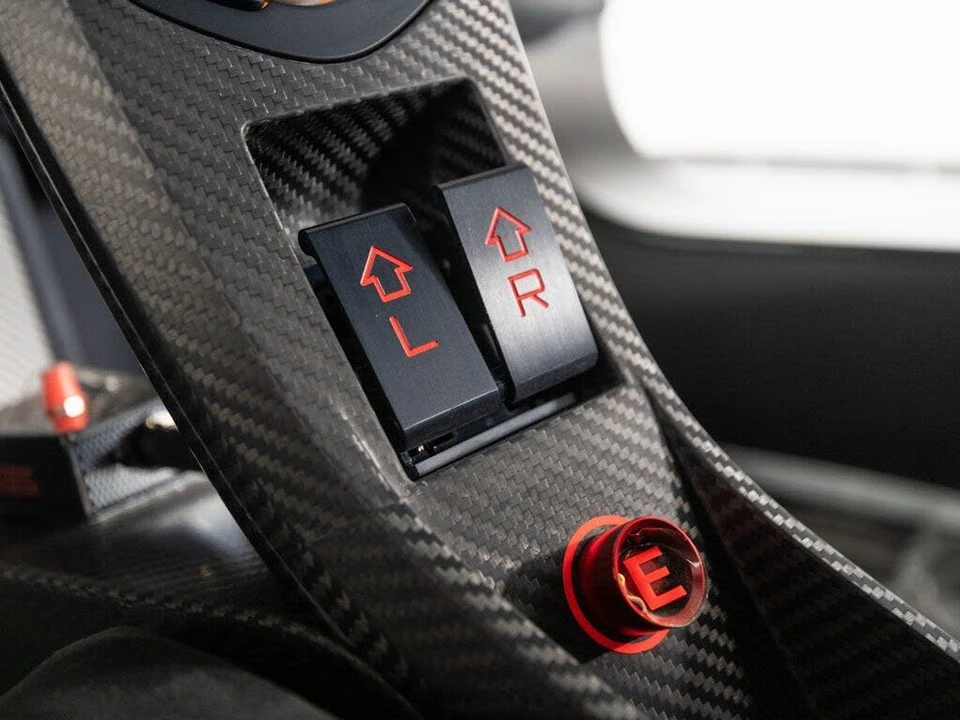 2015 McLaren P1 - Image 20 of 31