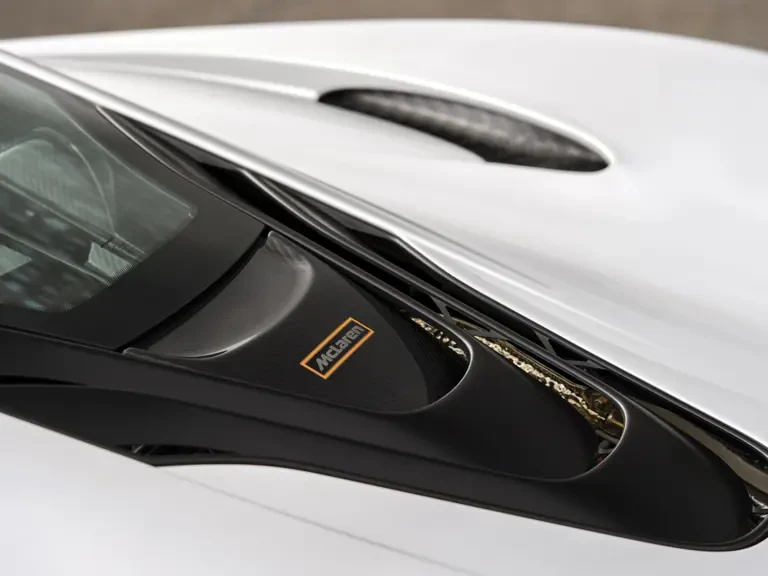 2015 McLaren P1 - Image 4 of 31