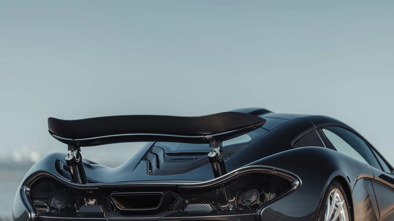 2015 McLaren P1 - Image 29 of 31