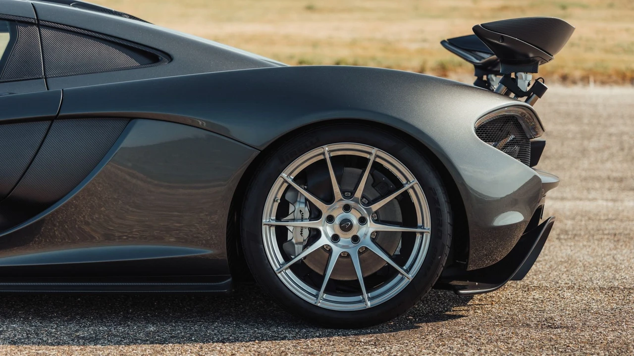2015 McLaren P1 - Image 31 of 31
