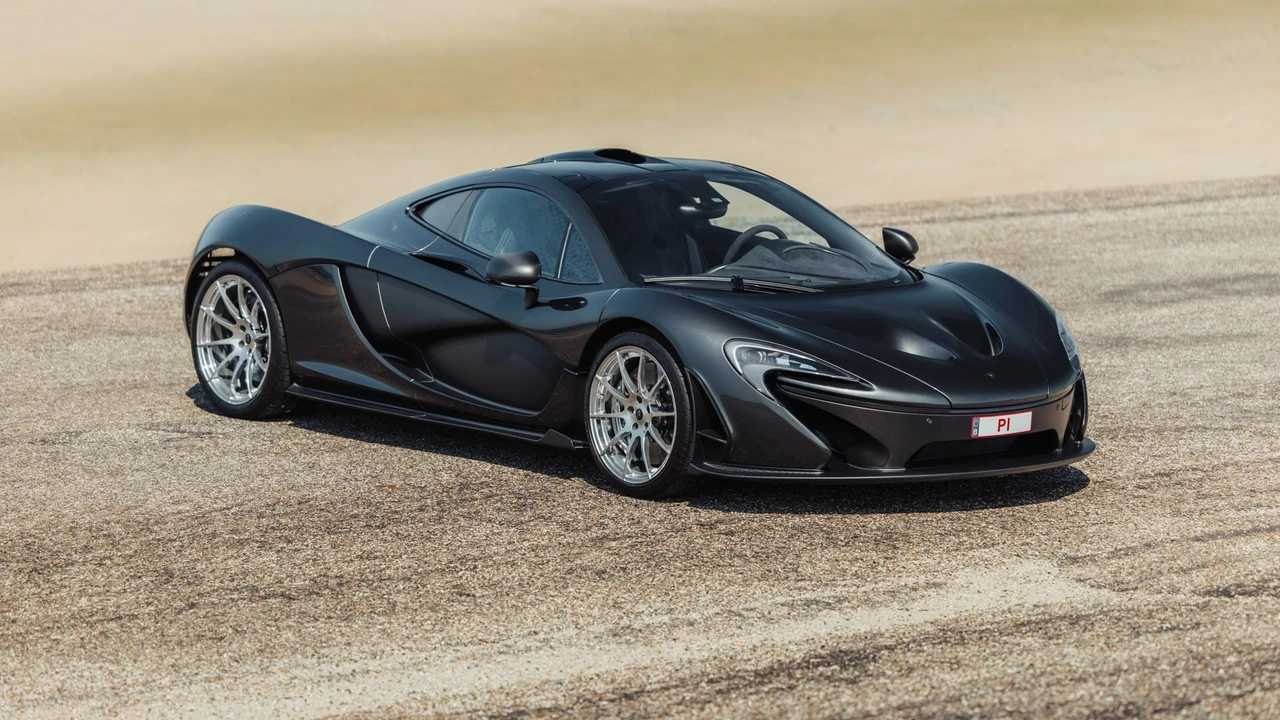 2015 McLaren P1 - Image 15 of 31