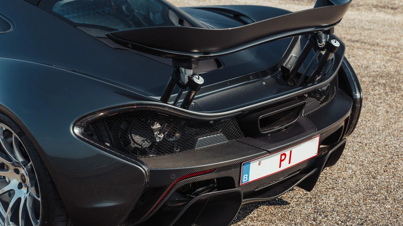 2015 McLaren P1 - Image 28 of 31