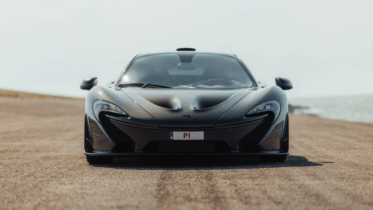 2015 McLaren P1 - Image 27 of 31