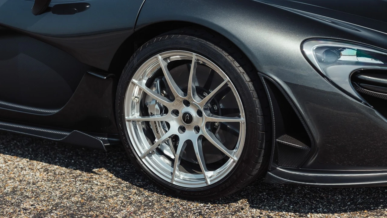 2015 McLaren P1 - Image 10 of 31