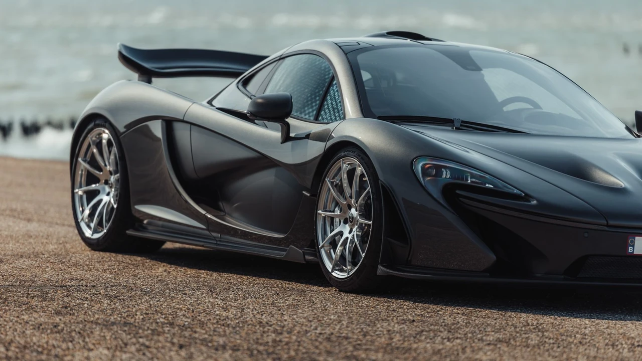 2015 McLaren P1 - Image 25 of 31
