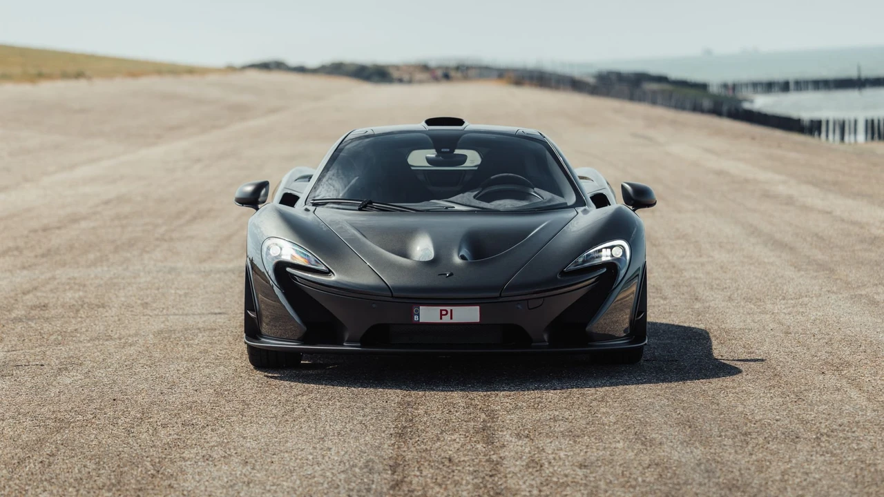 2015 McLaren P1 - Image 16 of 31