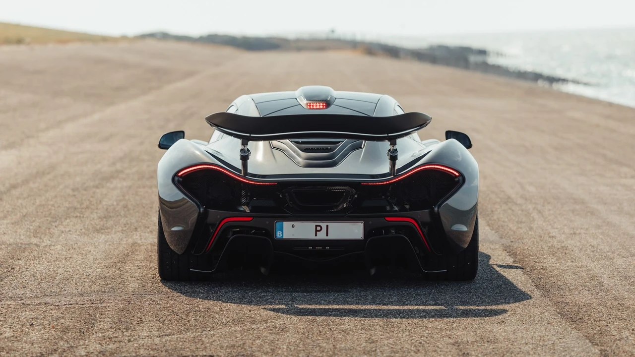 2015 McLaren P1 - Image 7 of 31