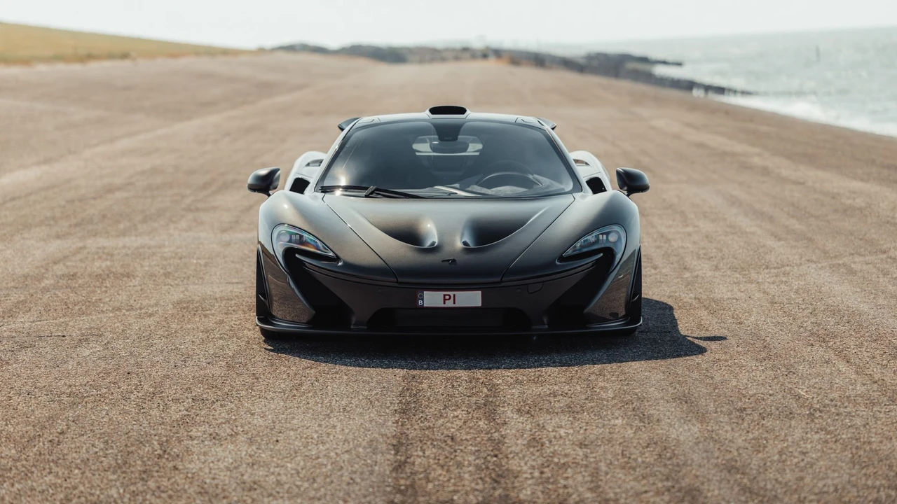 2015 McLaren P1 - Image 26 of 31
