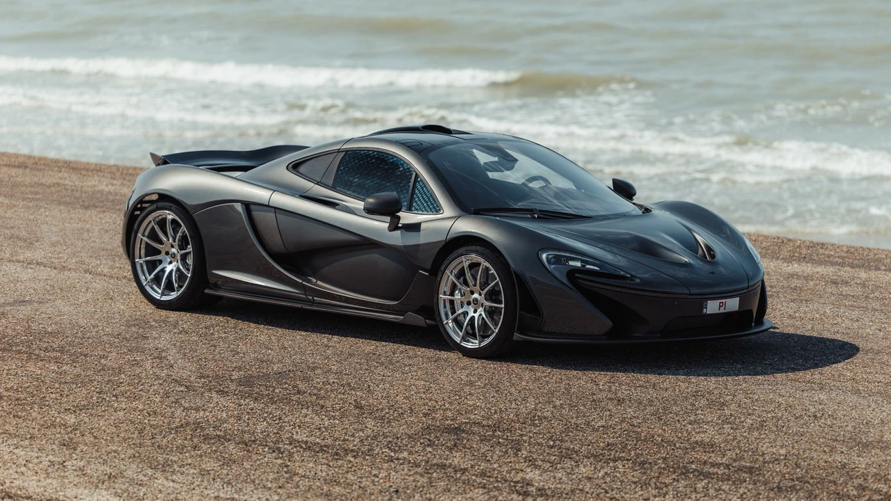 2015 McLaren P1 - Image 22 of 31