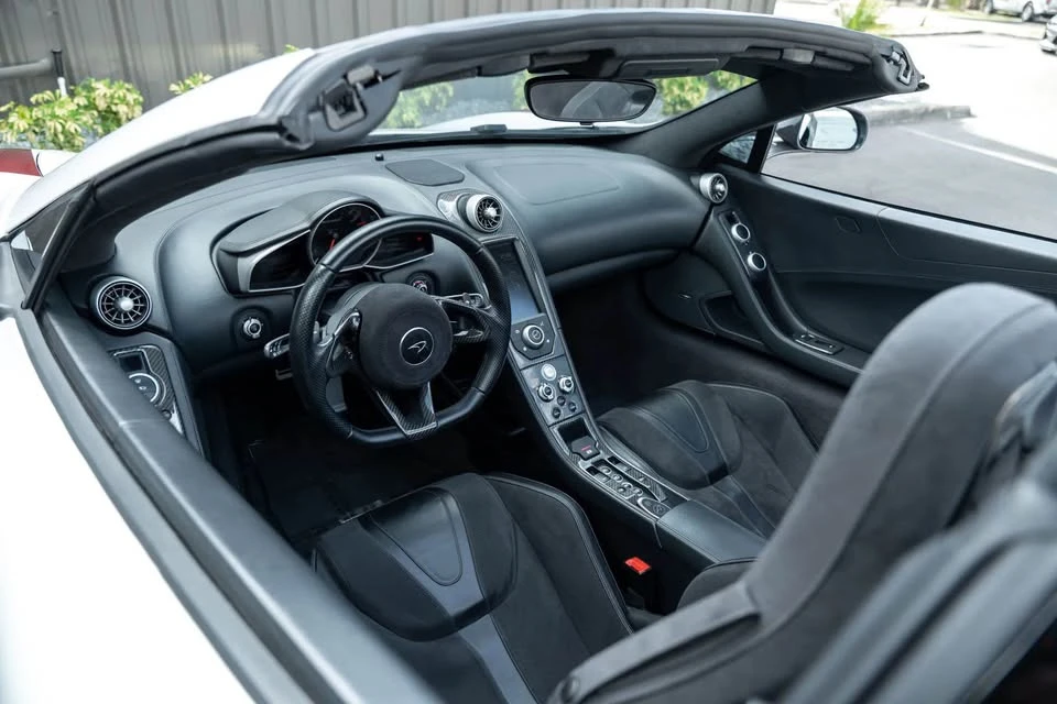 2015 McLaren 650S Spider - Image 13 of 20