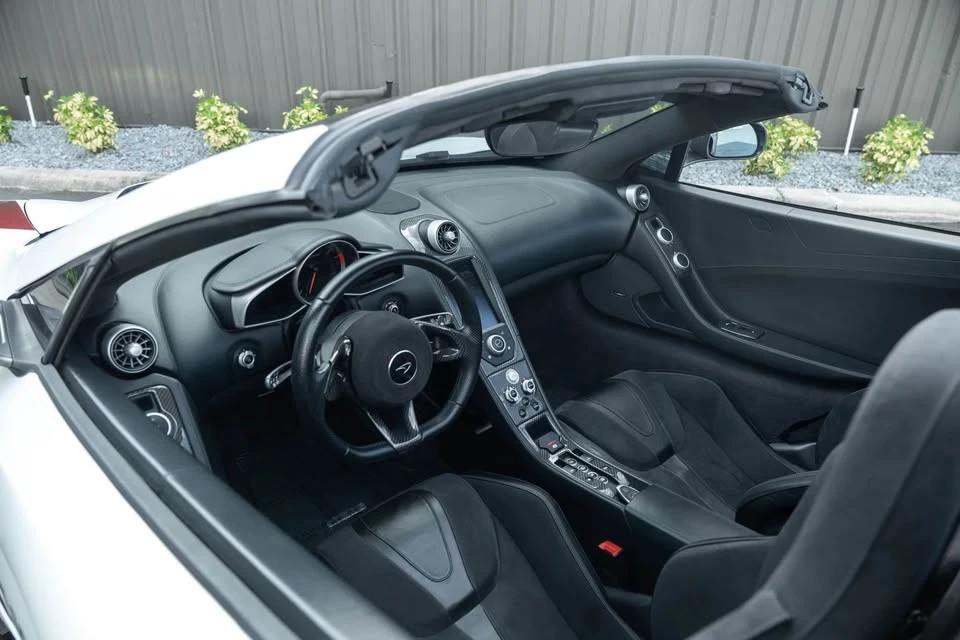 2015 McLaren 650S Spider - Image 11 of 20