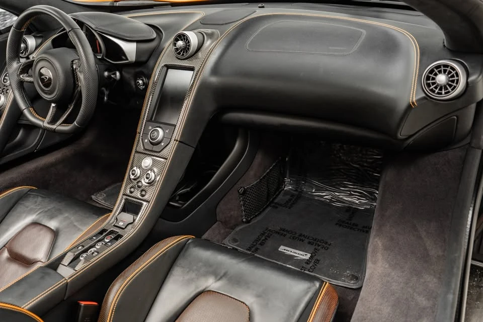 2015 McLaren 650S Spider - Image 10 of 15