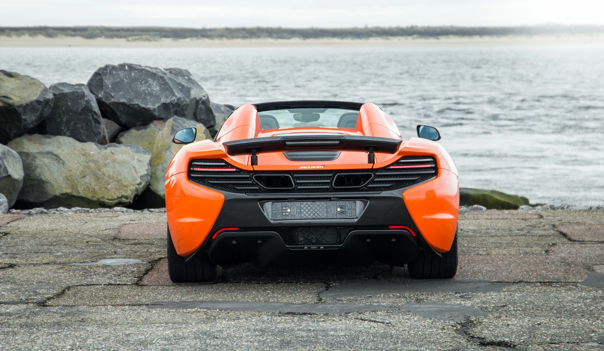 2015 McLaren 650S Spider - Image 15 of 31