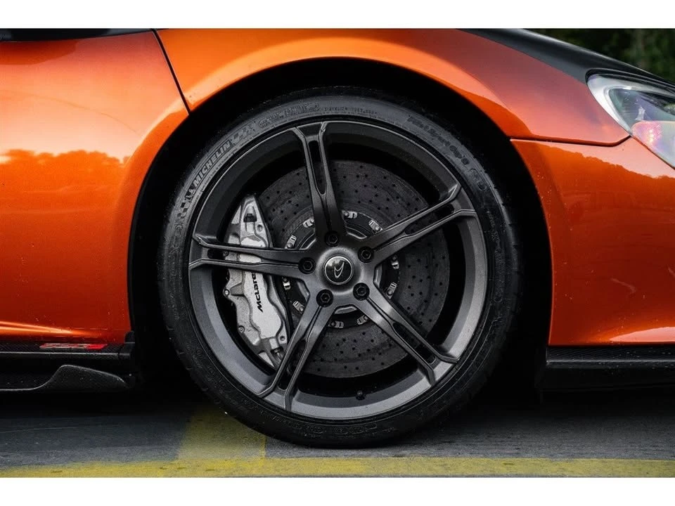 2015 McLaren 650S - Image 8 of 20