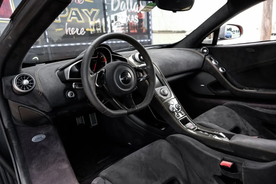 2015 McLaren 650S - Image 8 of 12