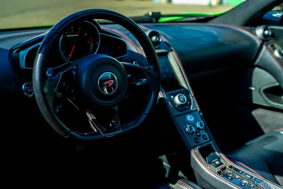 2015 McLaren 650S - Image 15 of 16