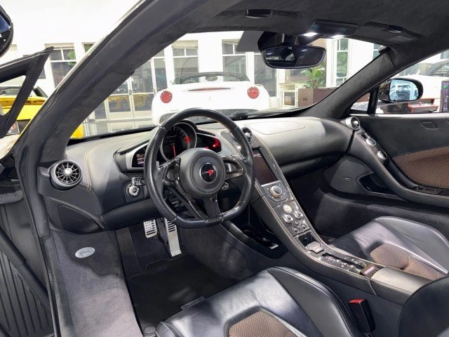 2015 McLaren 650S - Image 8 of 20