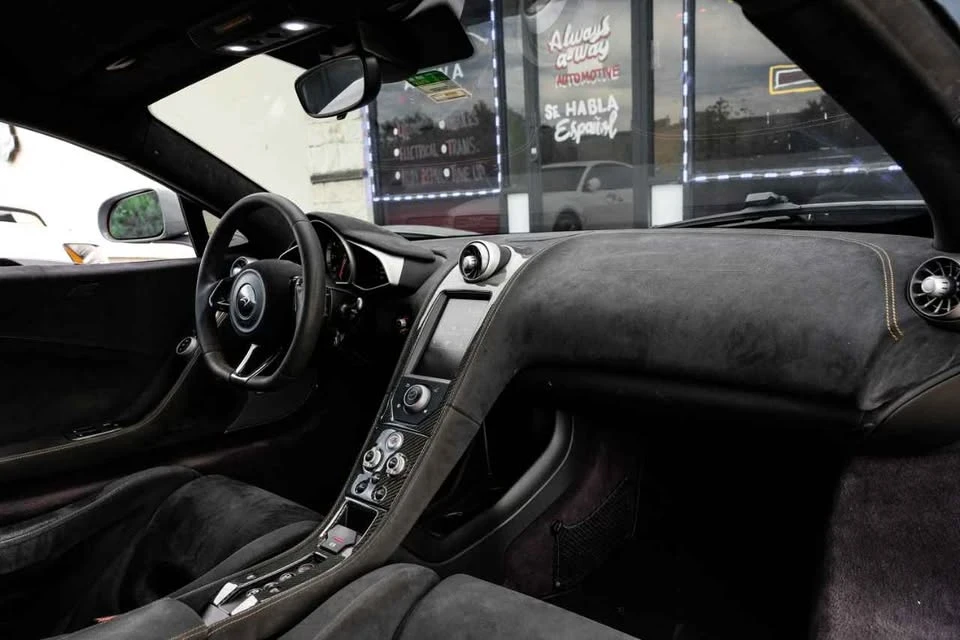 2015 McLaren 650S Coupe - Image 14 of 19