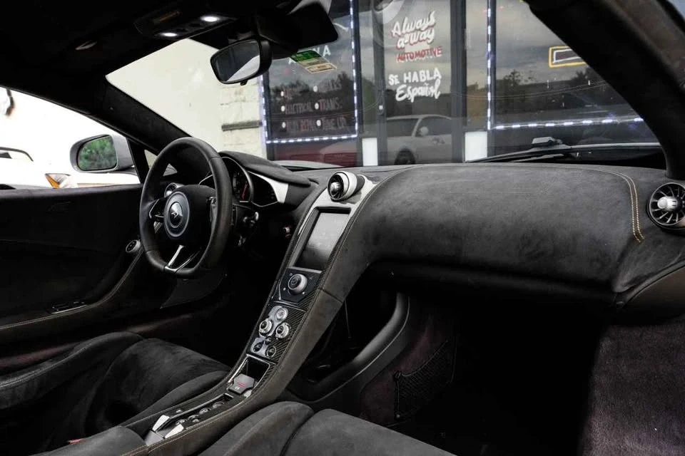 2015 McLaren 650S Coupe - Image 17 of 20