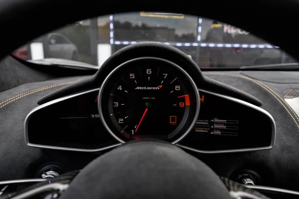 2015 McLaren 650S Coupe - Image 11 of 20