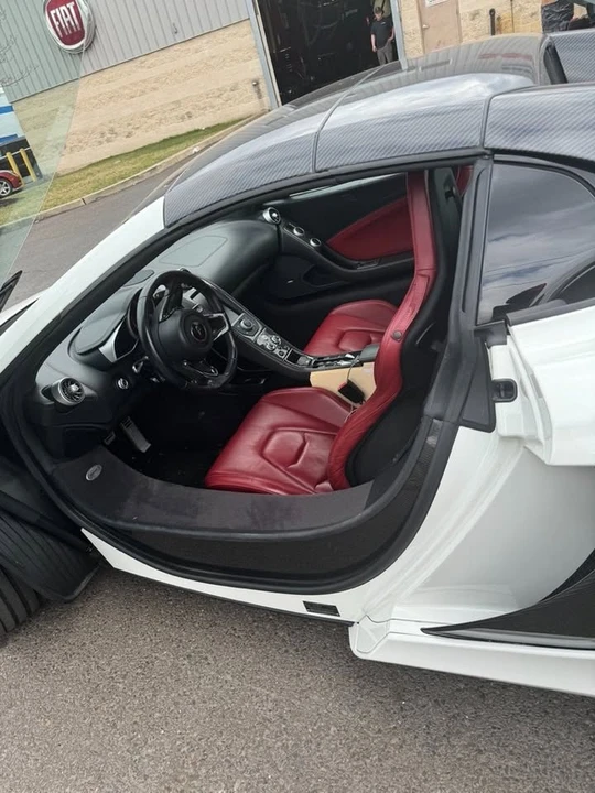 2015 McLaren 650S - Image 2 of 2