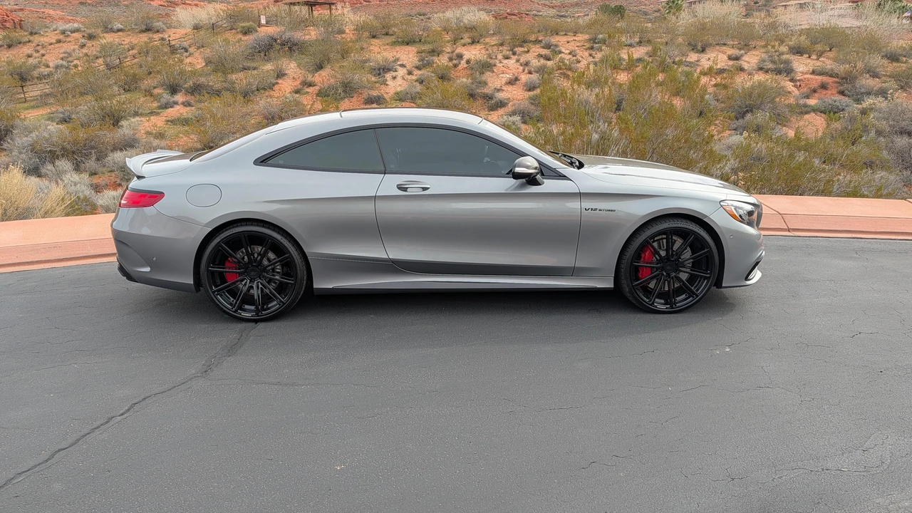 2015 Mercedes-Benz C217/A217 S 63 & S 65 AMG Coupe & Convertible - Image 9 of 31