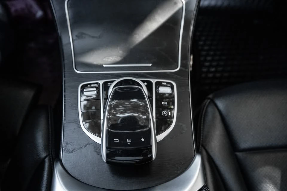 2015 Mercedes-Benz W205 C-Class - Image 16 of 17
