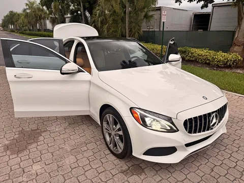 2015 Mercedes-Benz C-Class C 300 4MATIC Luxury Sedan 4D
