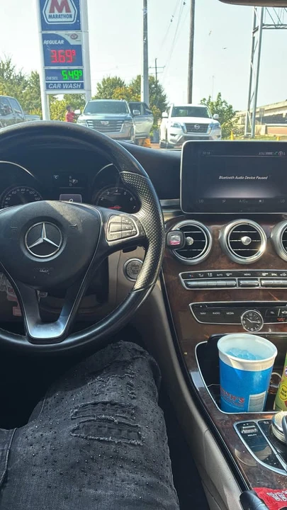 2015 Mercedes-Benz W205 C-Class - Image 2 of 2