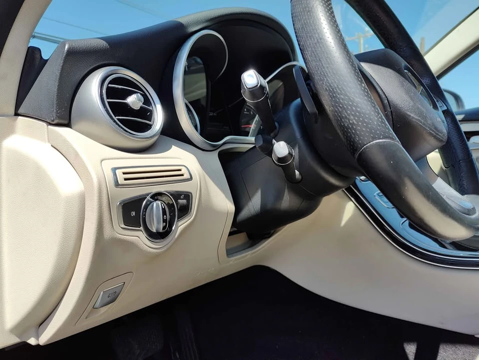 2015 Mercedes-Benz W205 C-Class - Image 14 of 20