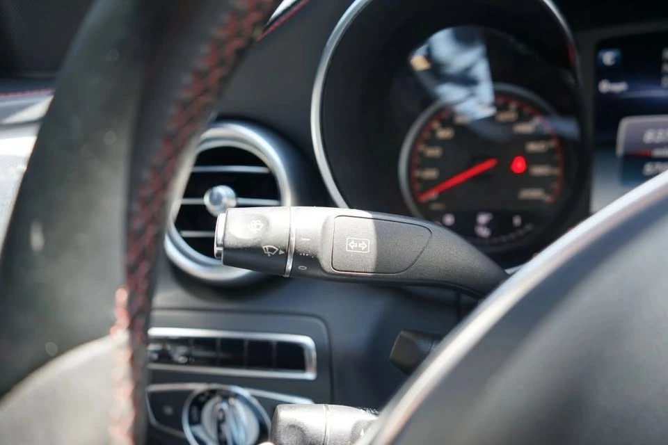 2015 Mercedes-Benz W204 C-Class - Image 17 of 20