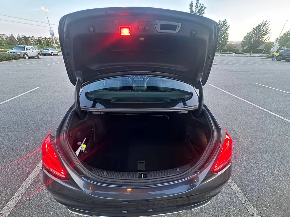 2015 Mercedes-Benz W205 C-Class - Image 8 of 11