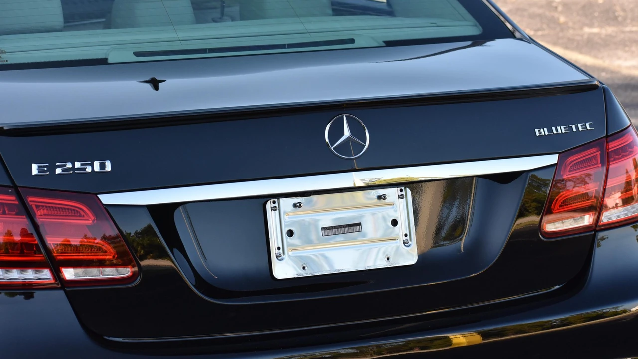 2015 Mercedes-Benz W212 E-Class - Image 18 of 31
